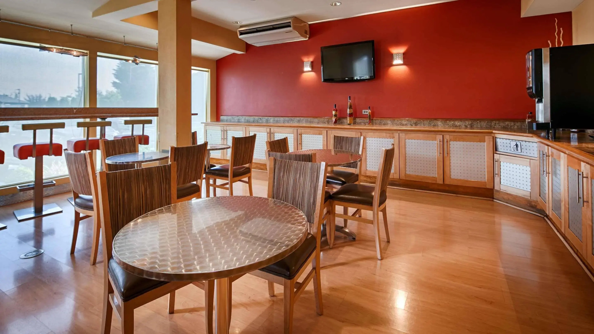 Executive Residency by Best Western Navigator Inn & Suites