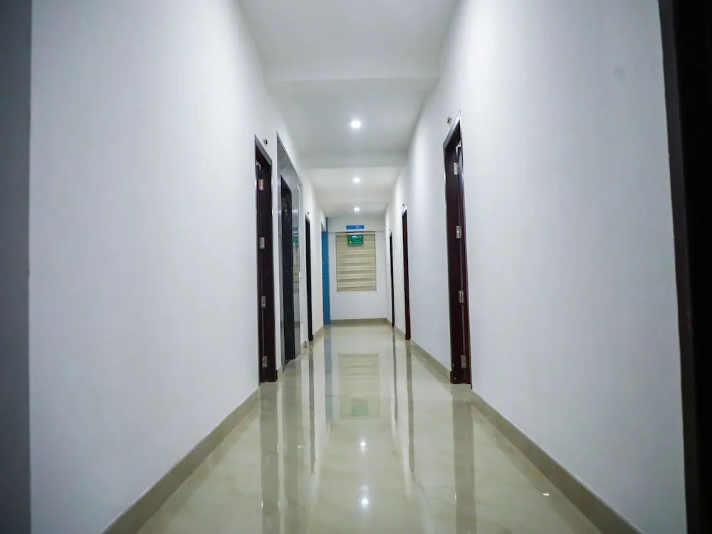 Oyo 27757 Mayflower Residency