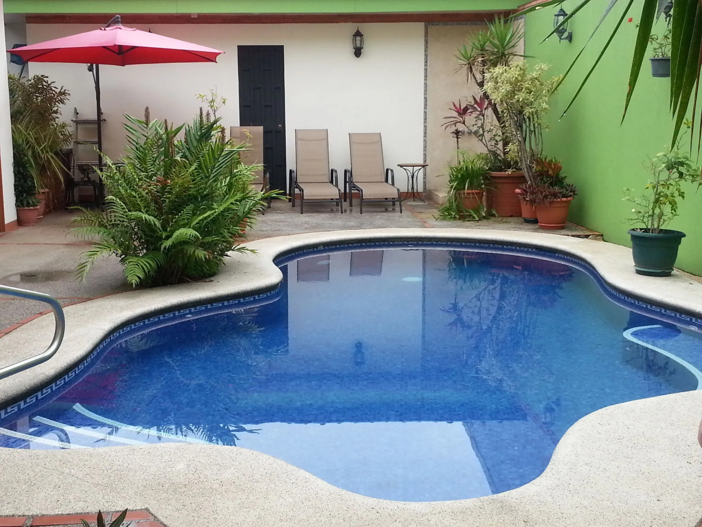 Hotel La Guaria Inn & Suites