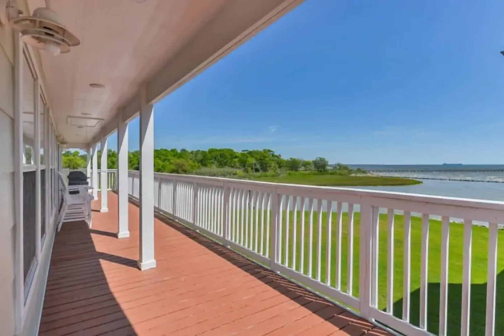 Fun in the Sun in Seabrook Kemah Huge Deck Games Fishing Pet Friendly