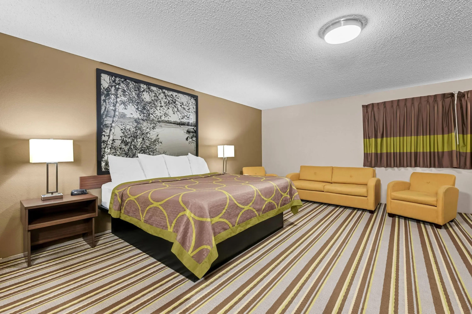 Super 8 by Wyndham Blue Earth