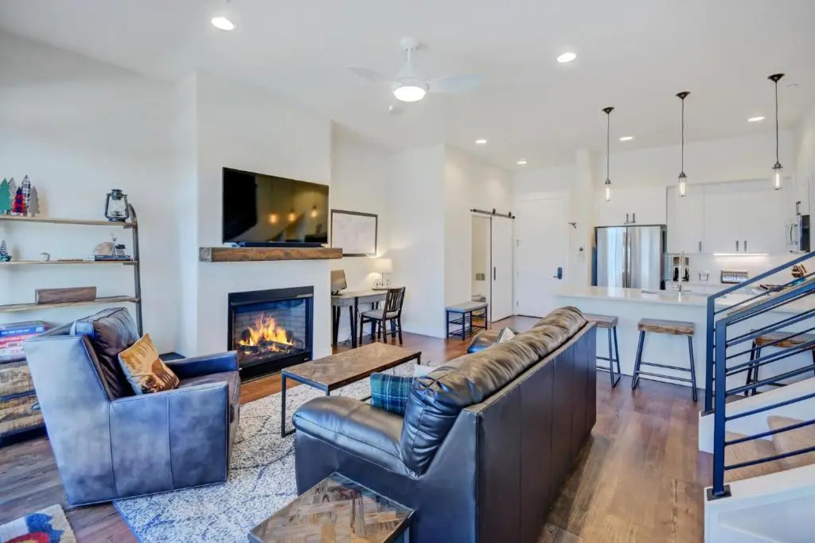 New Luxury Loft #19 Near Resort Huge Hot Tub & Views - FREE Activities & Equipment Rentals Daily