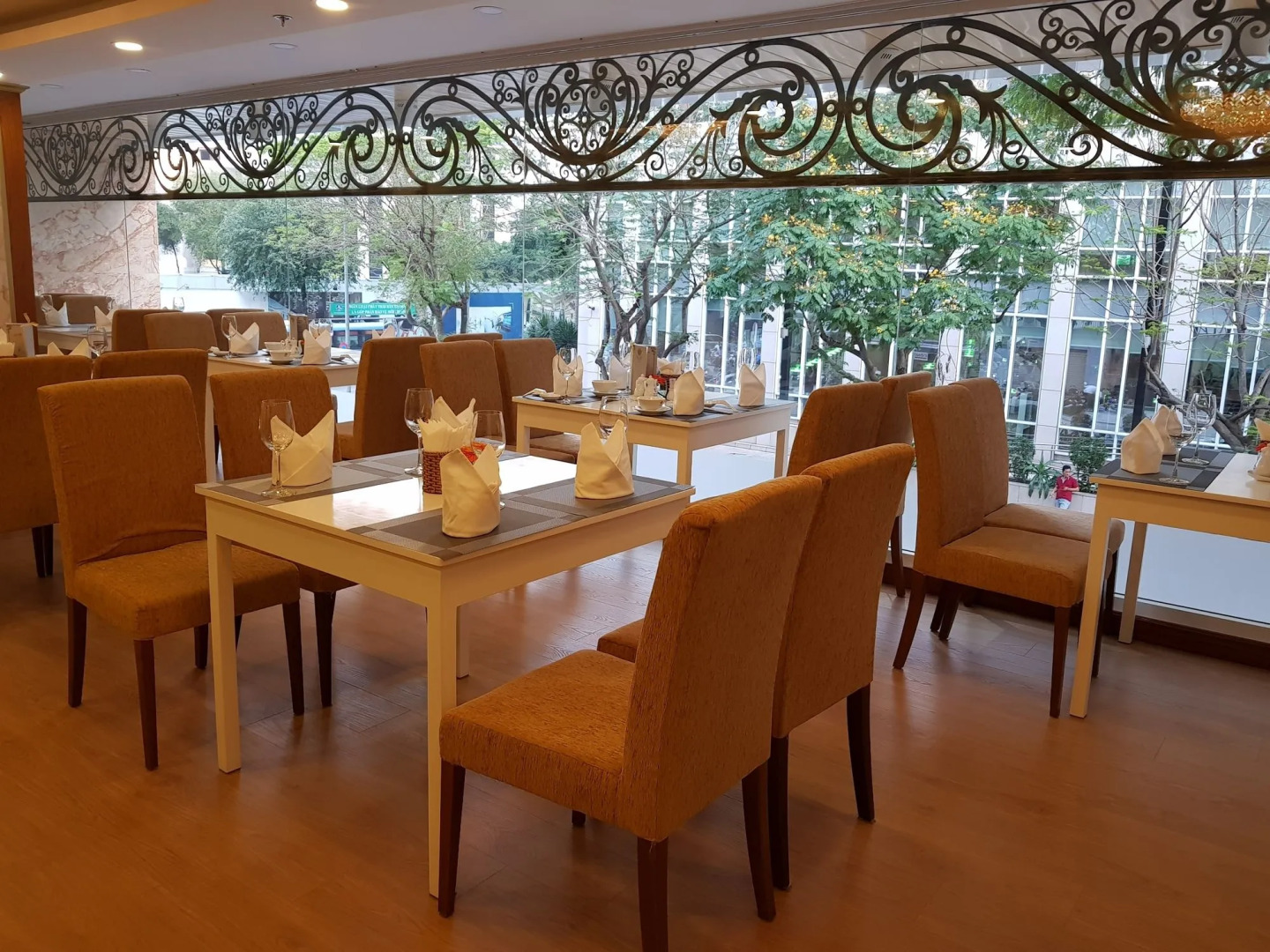 Huong Sen Annex Hotel