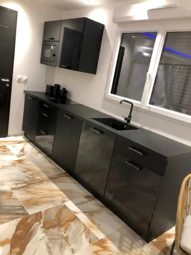 Studio la Boheme Jacuzzi Et Terrasse Vu Sur Pic Saint Loup (Adults Only)