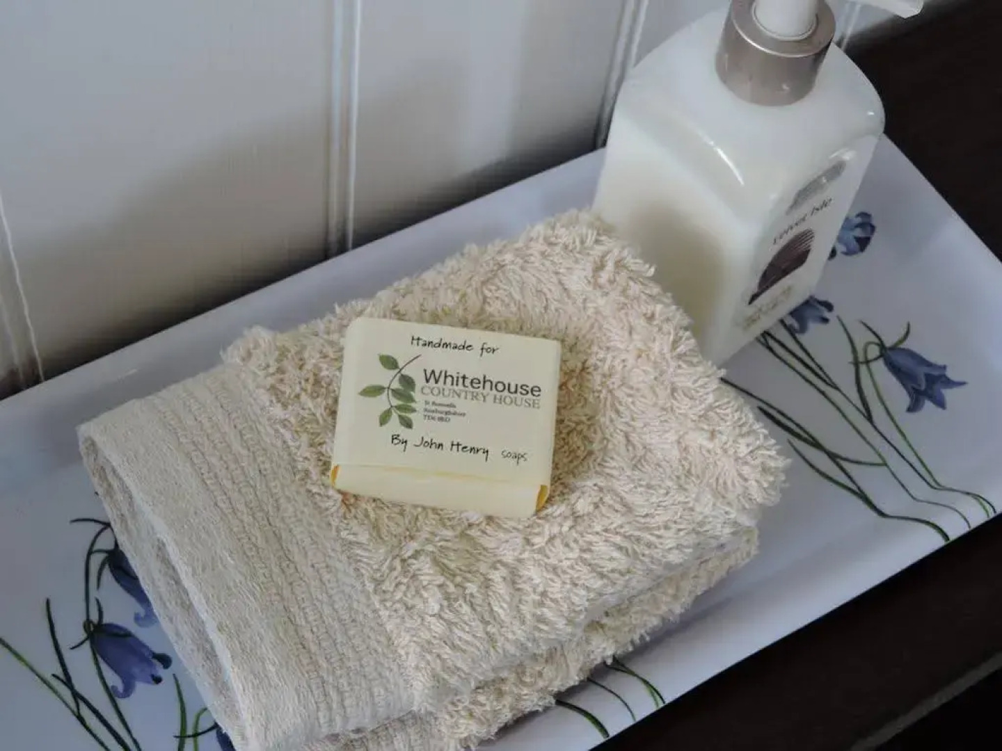 Whitehouse Country House