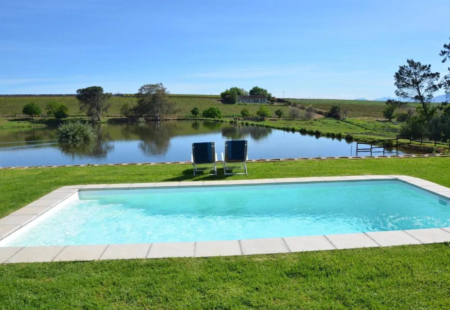 Under Oaks Guesthouse