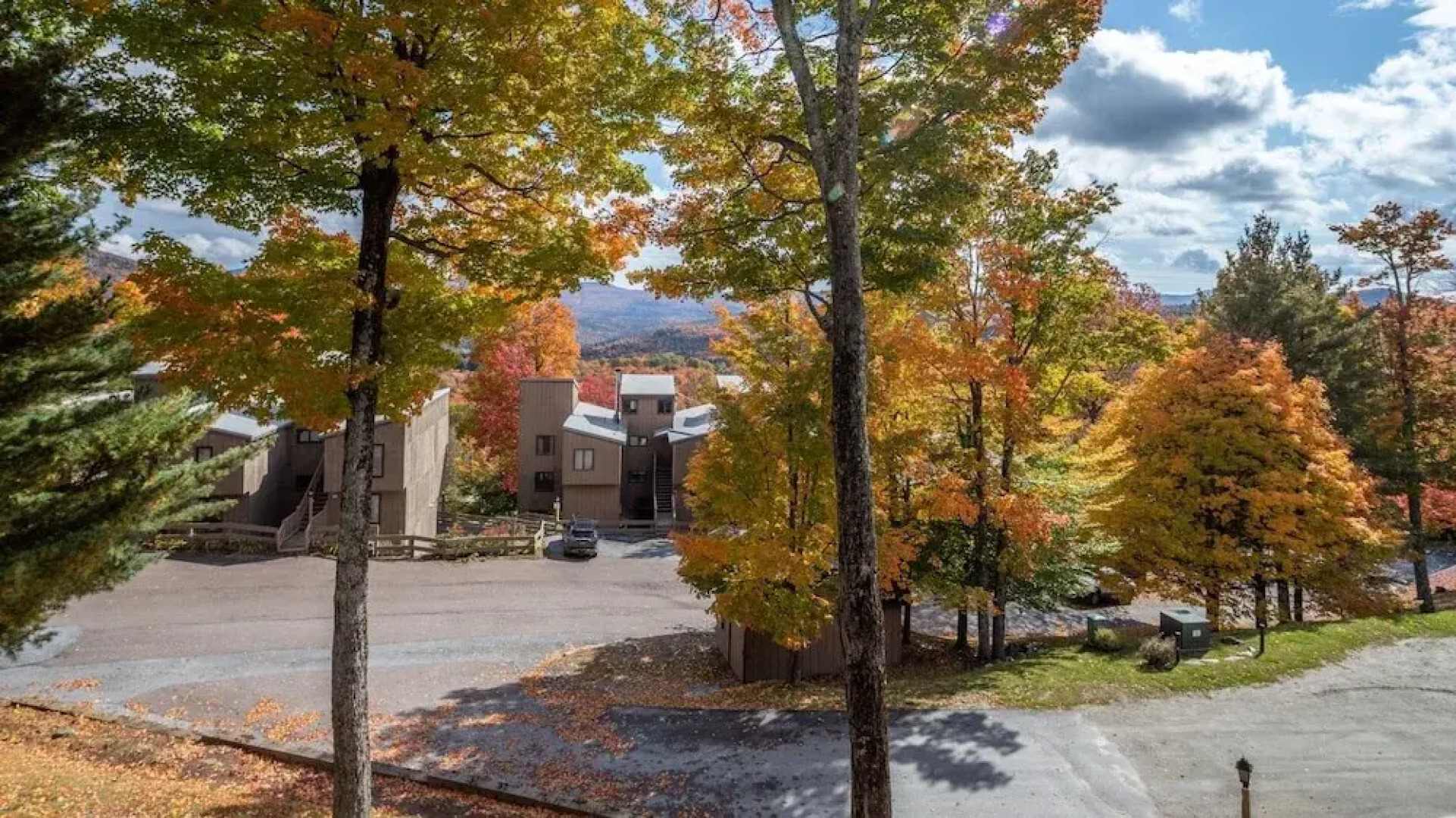 57 North Lynx 3 Bedroom Condo by RedAwning