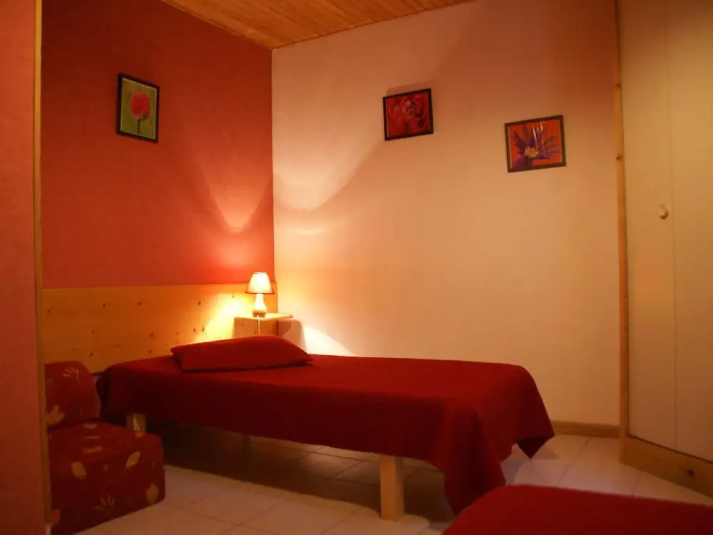 Beautiful House on Hilltop With Private Pool and a River 800 Meters Away