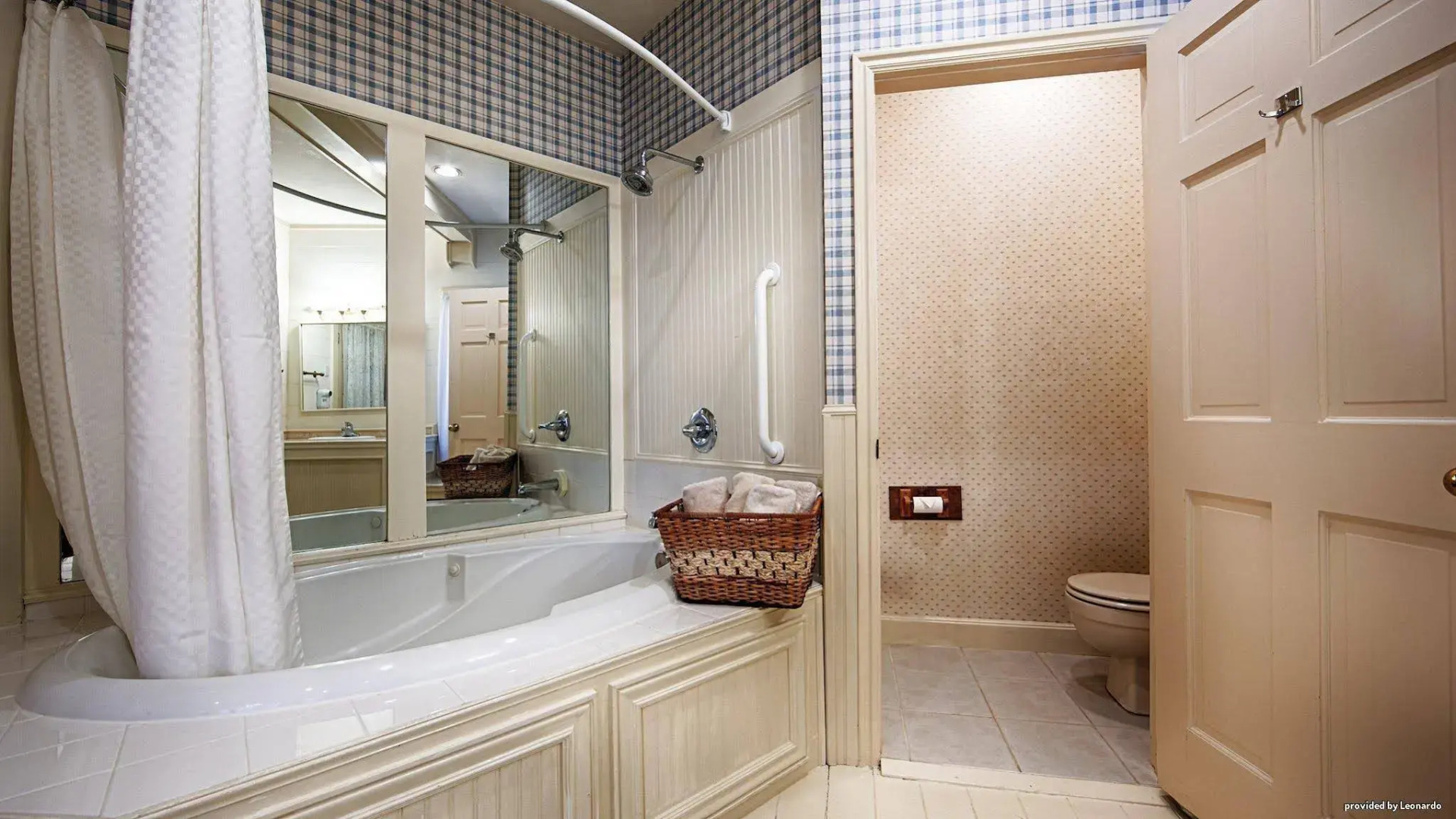 Best Western Grandma's Feather Bed