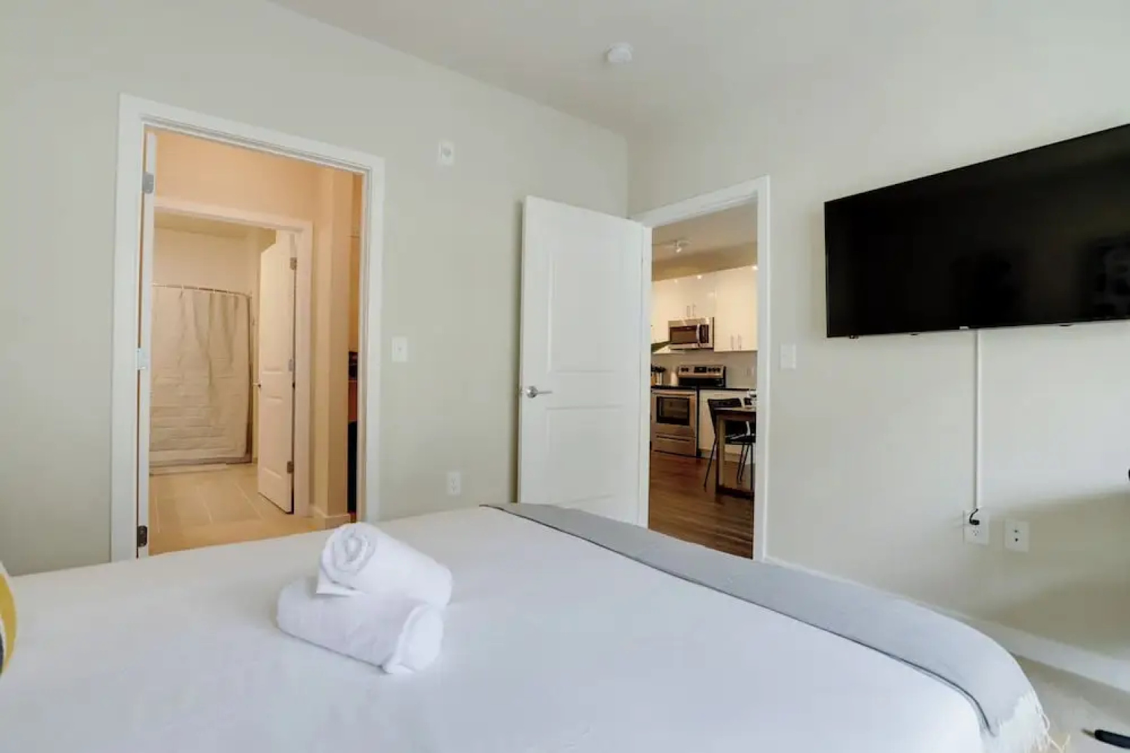 Incredible Apartment Near The Metro