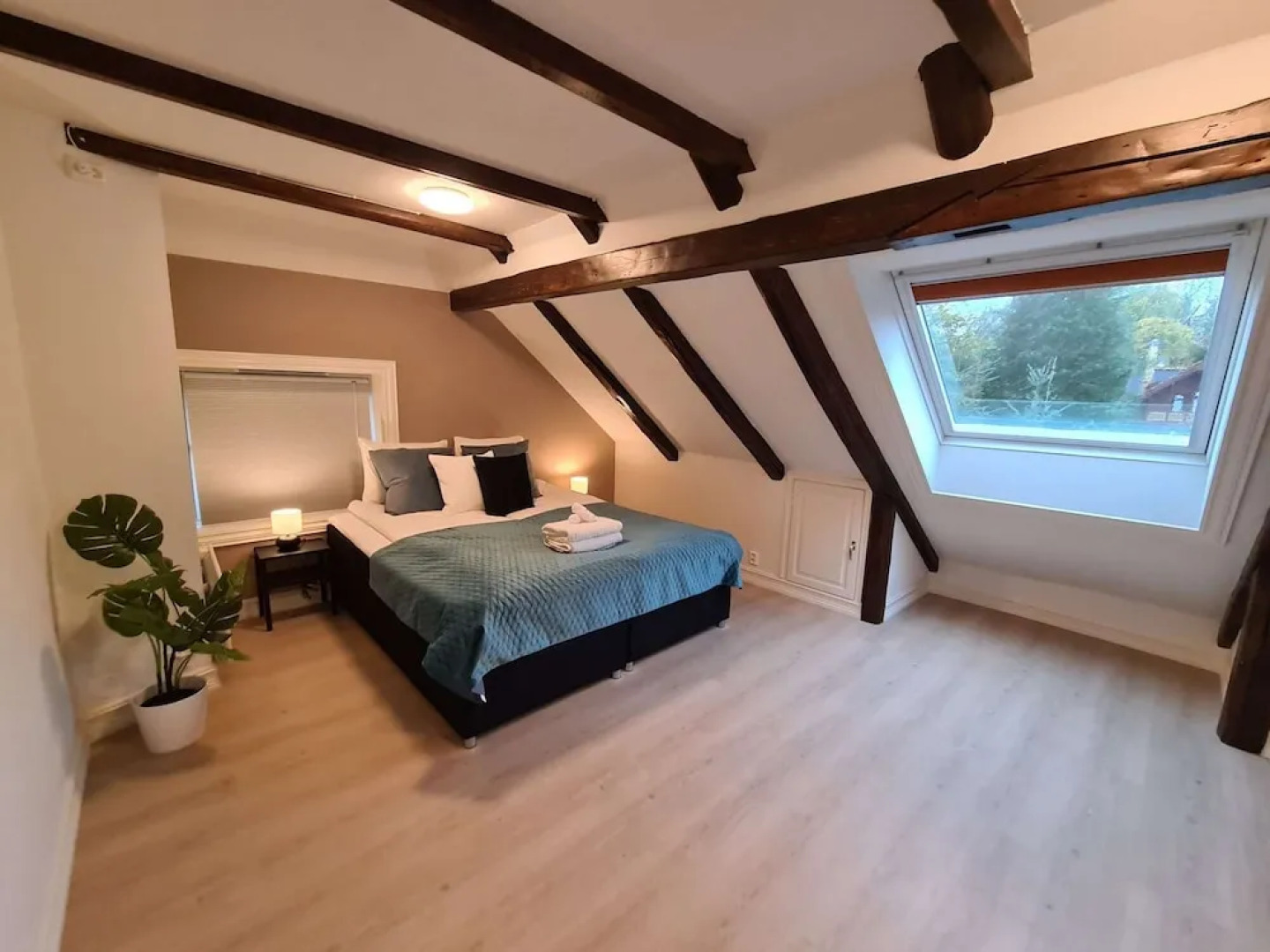 Spacious And Modern 3-bedroom Near Center, Free Parking