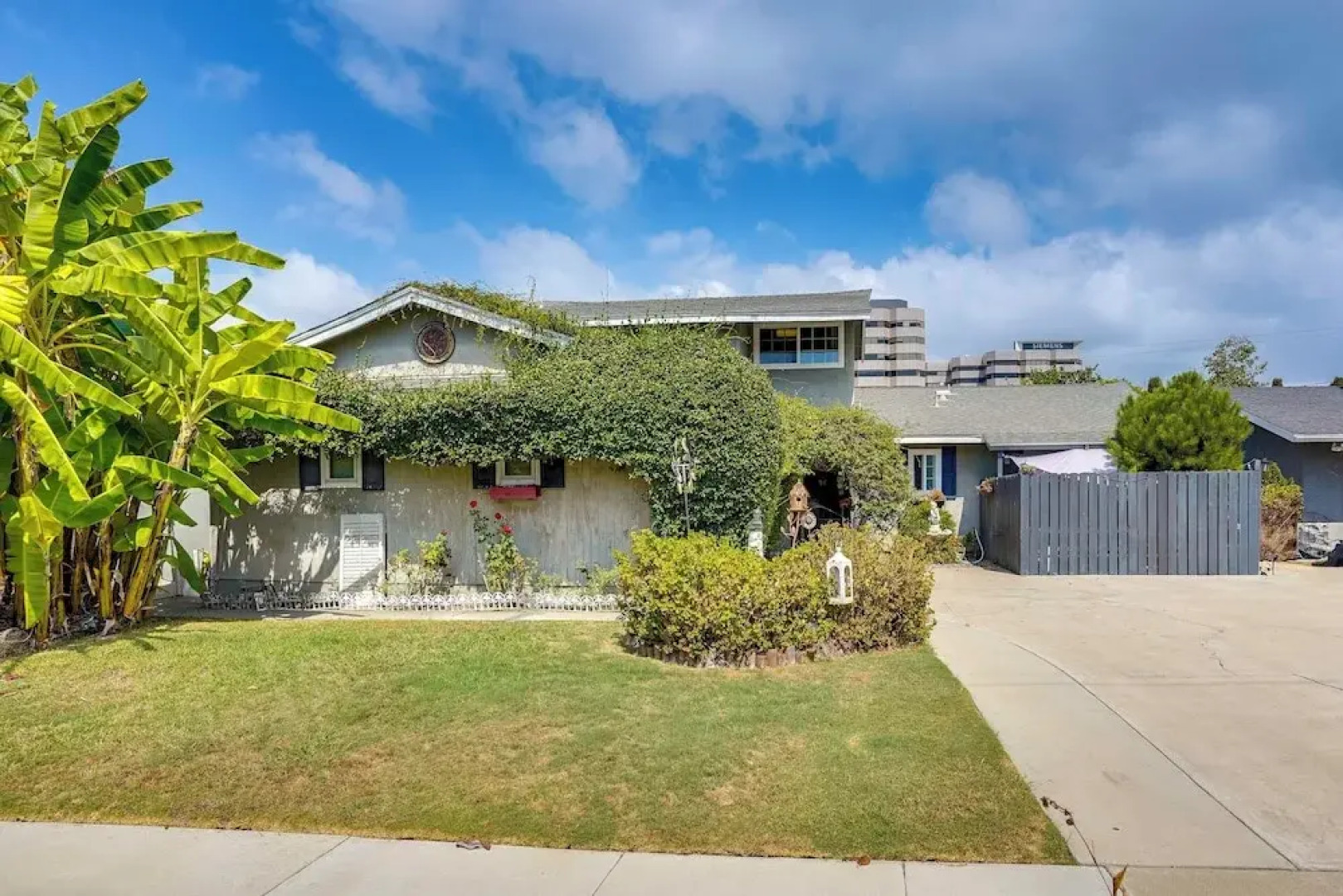 Pet-friendly Studio in Costa Mesa - 7 Mi to Beach!