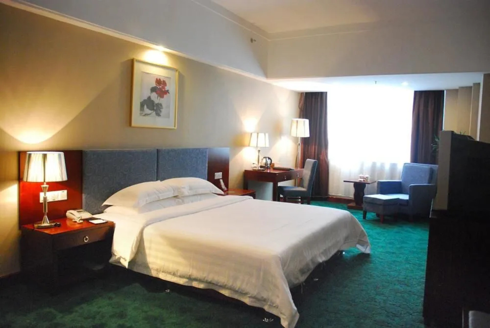 Zhuzhou Hollyear Inn