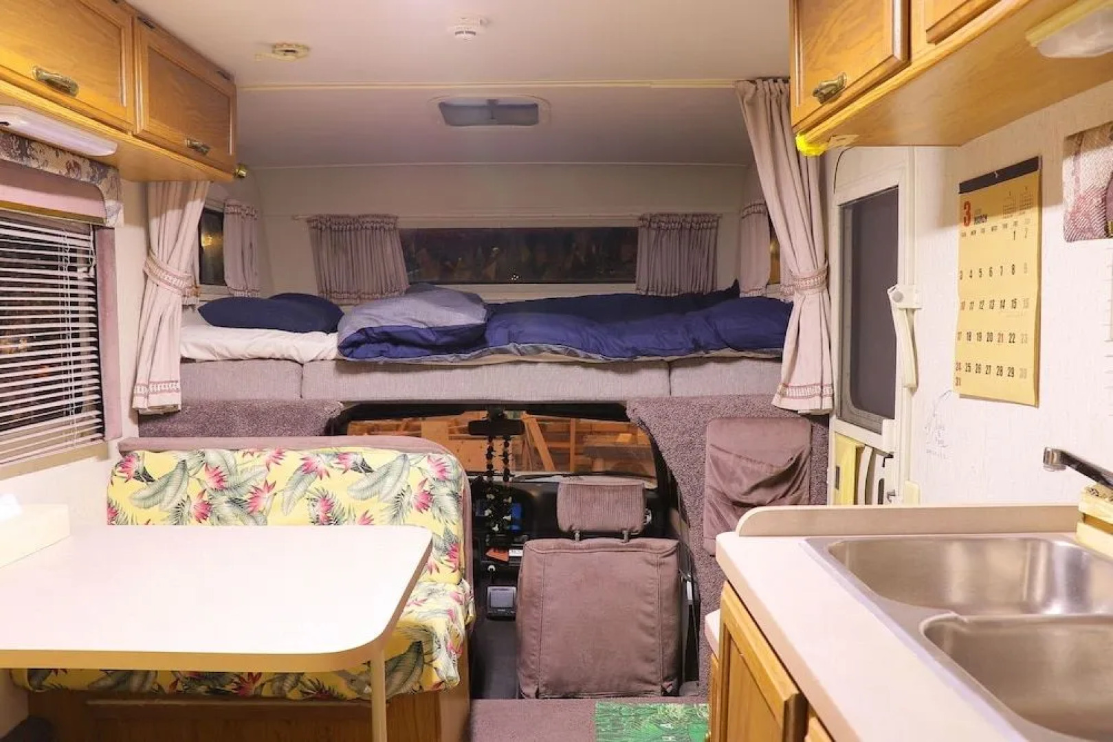 Cafe Bar & Hostel Go Me