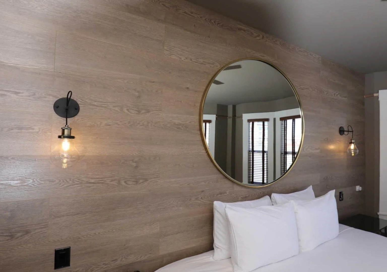 HTL 587 Ascend Hotel Collection