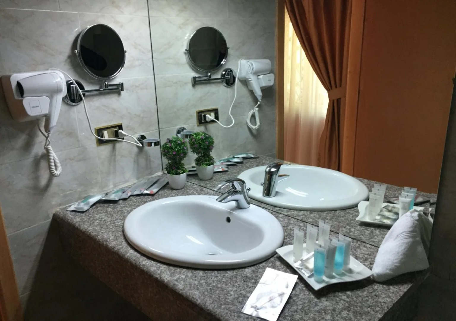 Al Anbat Midtown Hotel