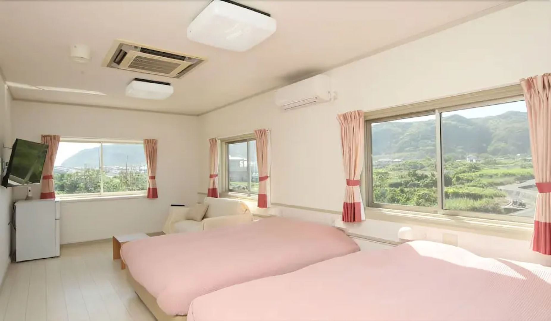 Marine Blue where you can stay with dogs