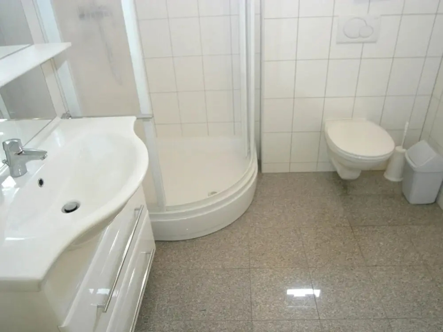 Wooden Chalet in Styria by the Lake