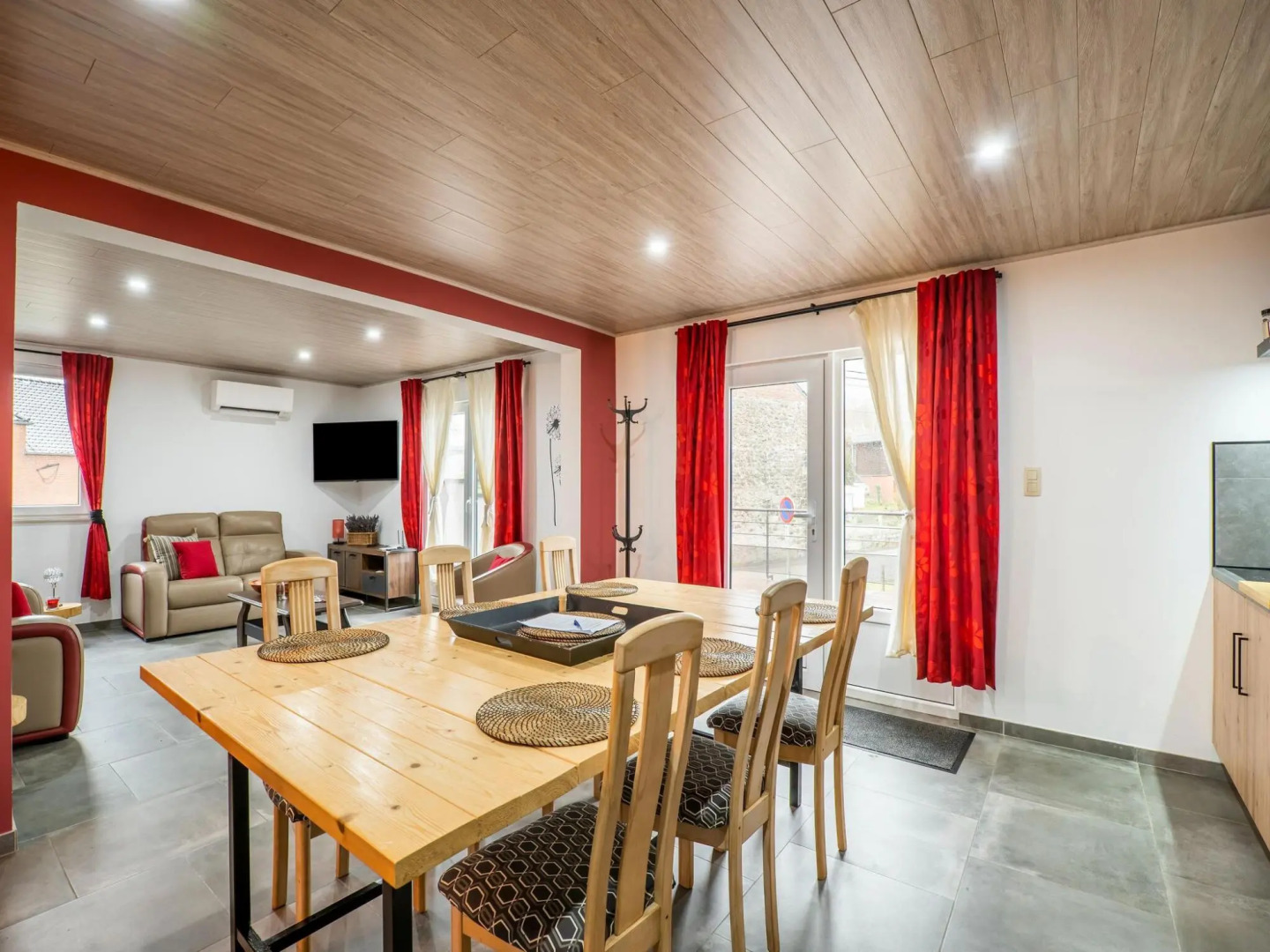 Holiday Home in Wallonie With Garden