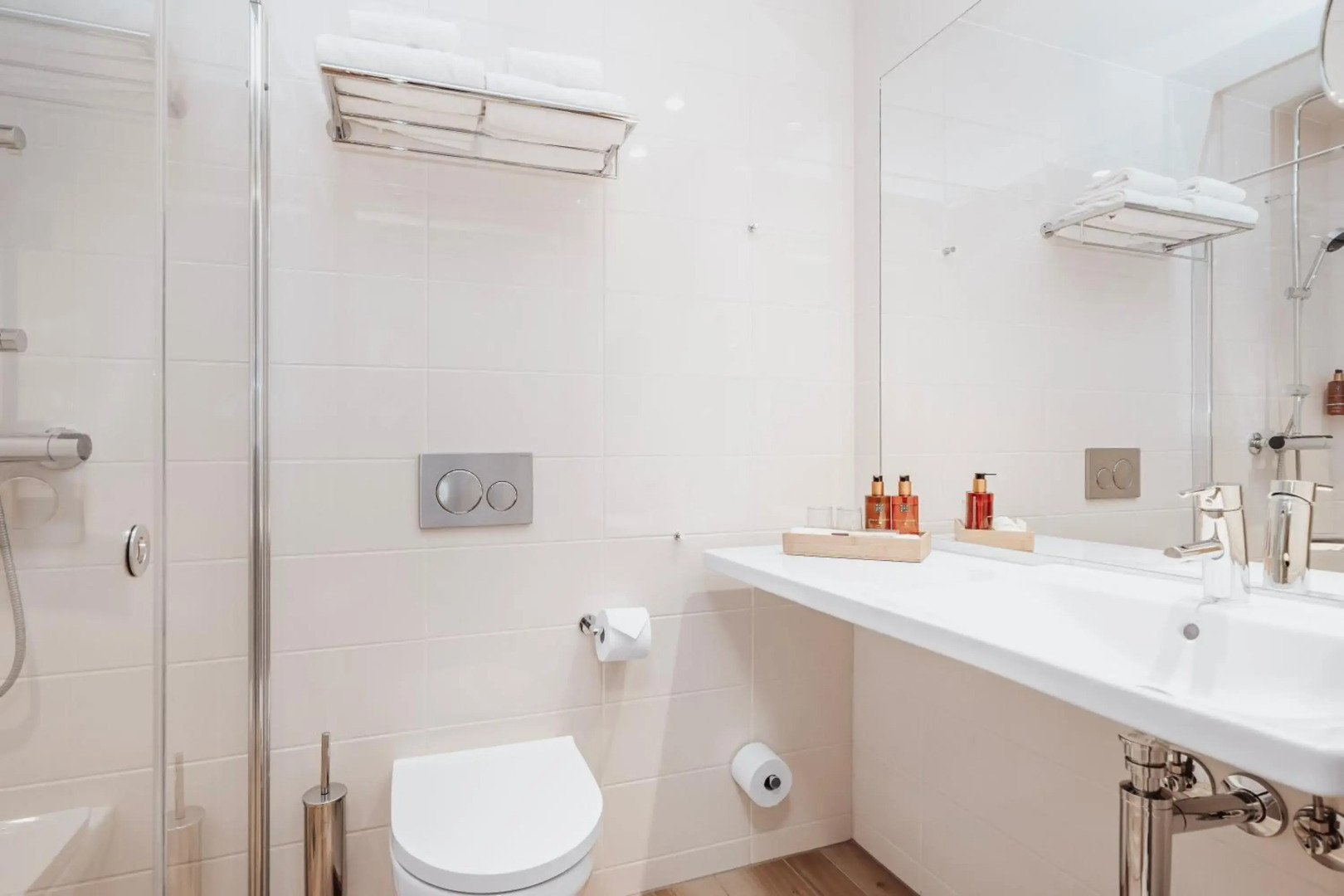 Wood Hotel by Frich's