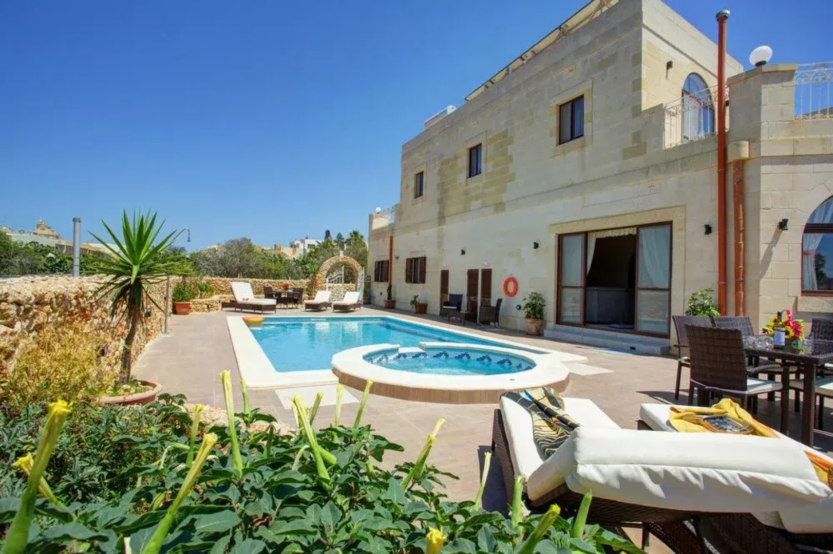 Country Views Bed & Breakfast