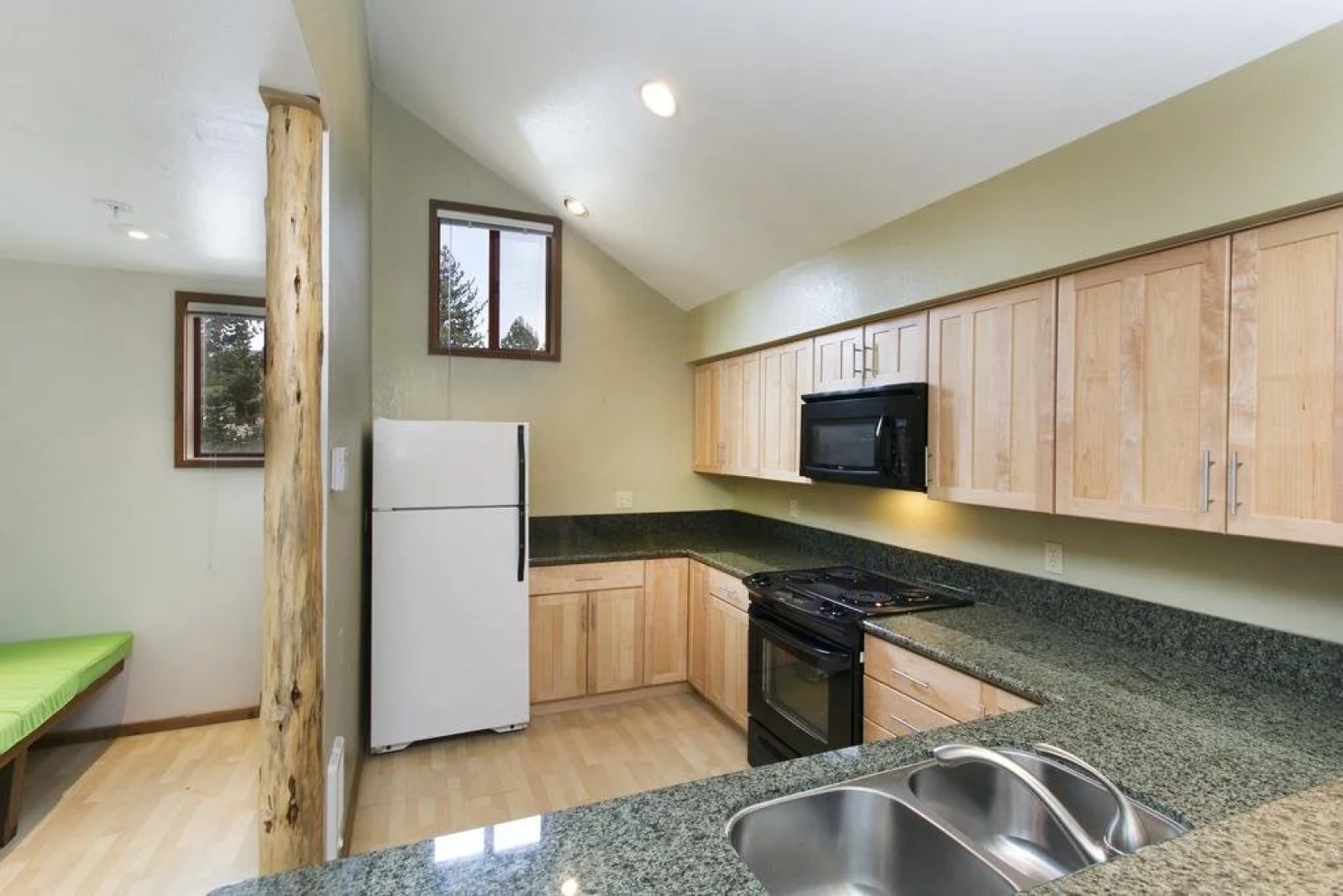 Aspen Creek by 101 Great Escapes