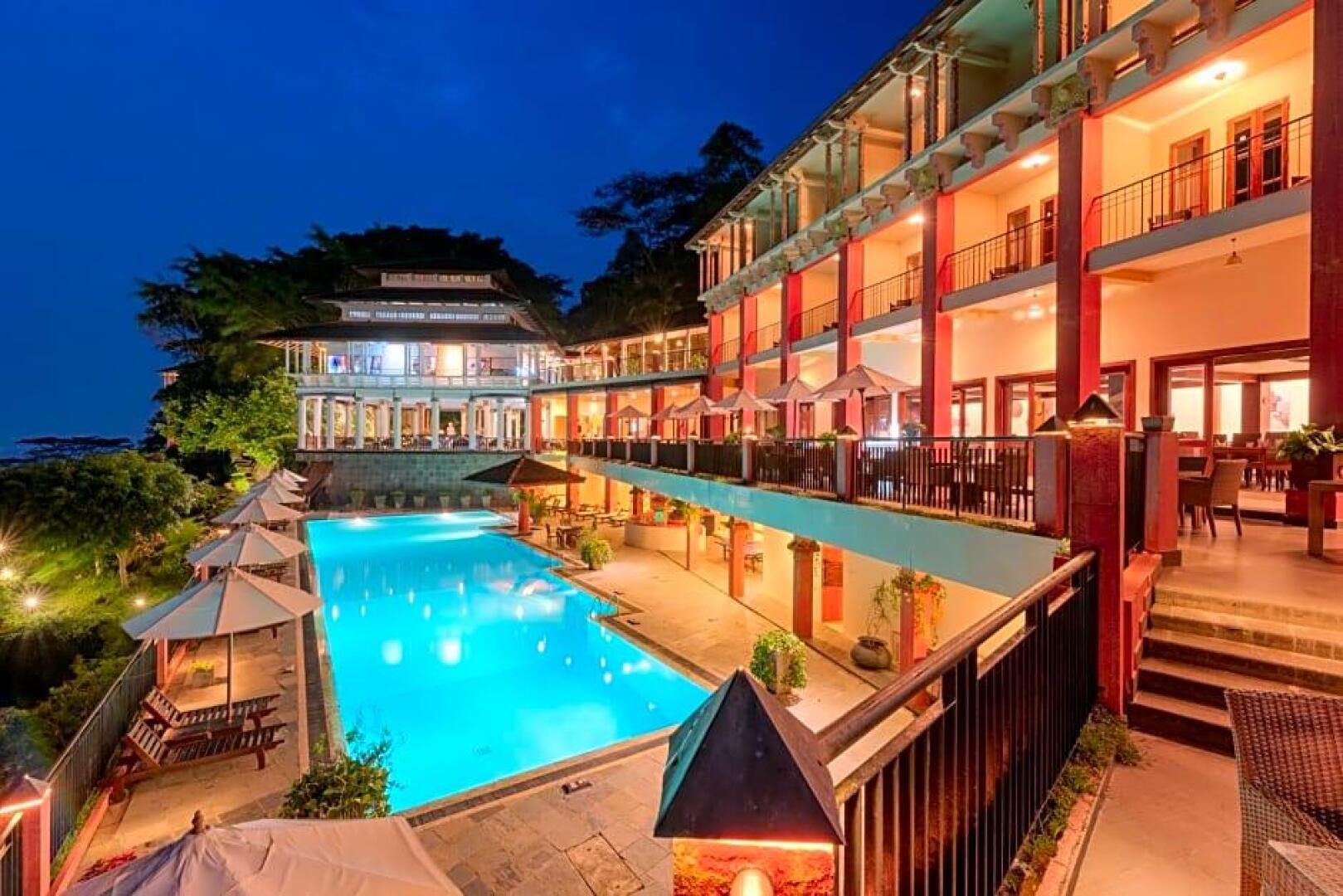 Auberge de Seattle, French Country Inn