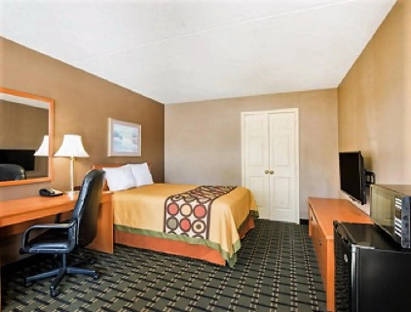 Red Roof Inn & Suites Marysville