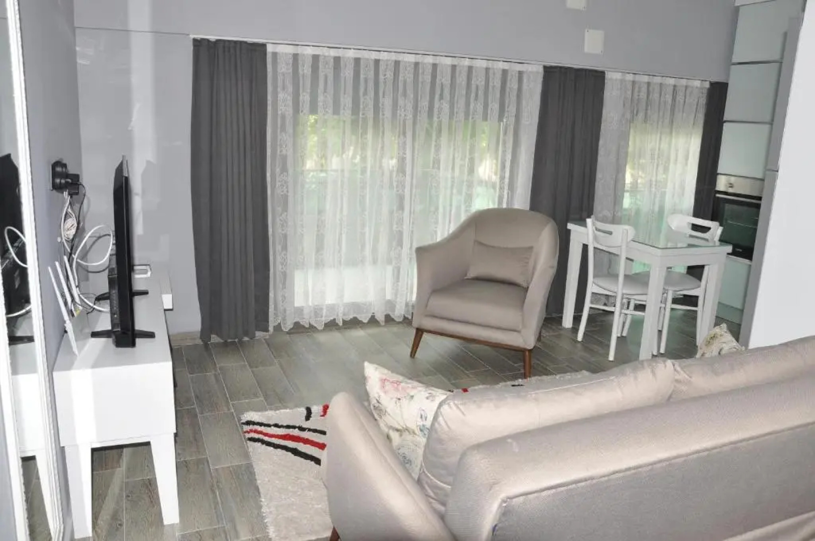 X Suite Apart
