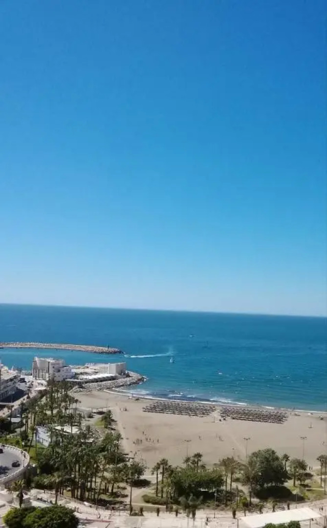 Magnifique vue à 100m de la plage