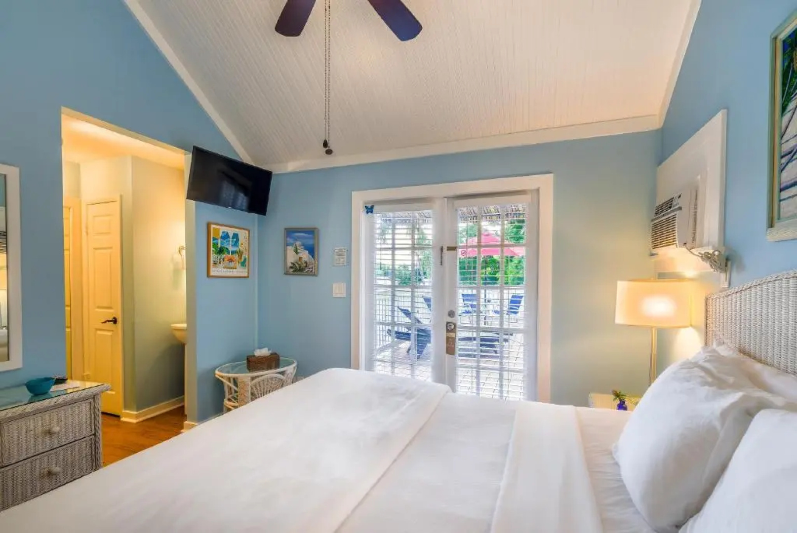 Seascape Tropical Inn - Adult Exclusive