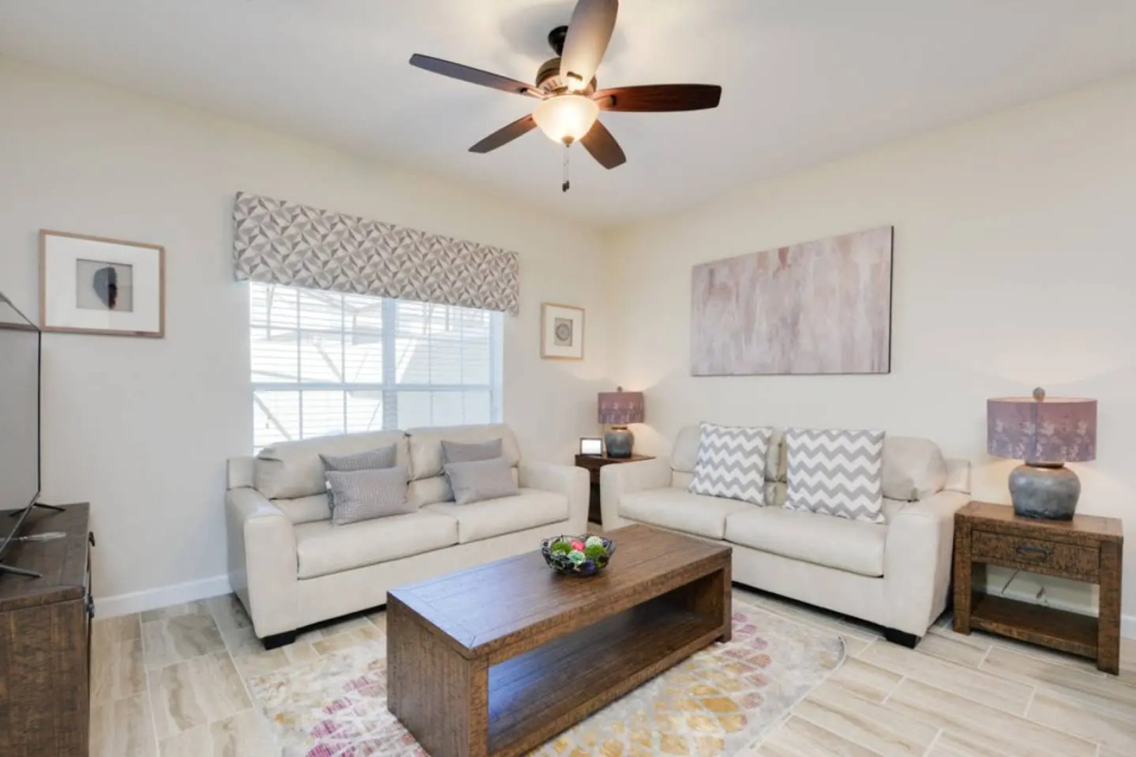 4 Bedrooms villa - Storey Lake