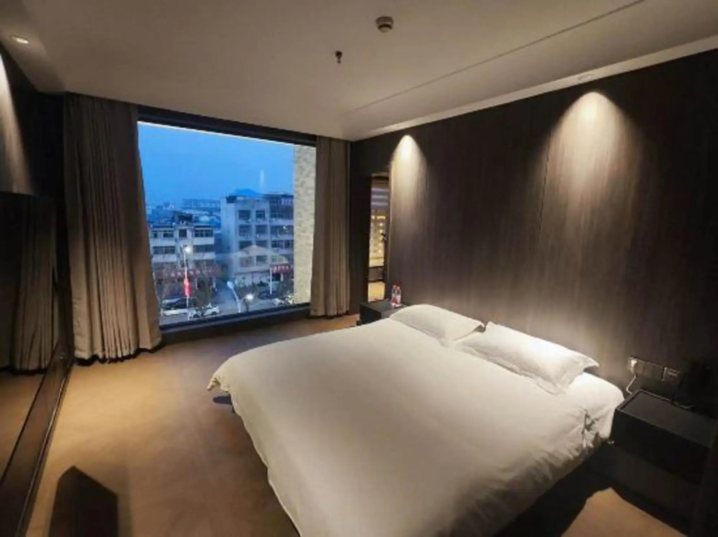 Manor Dorsett Hotel