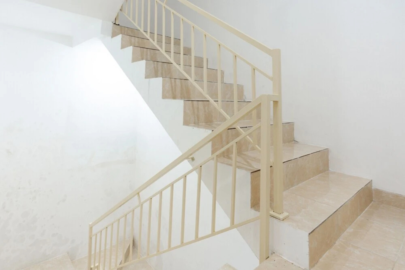 Cemerlang Guesthouse by RedDoorz