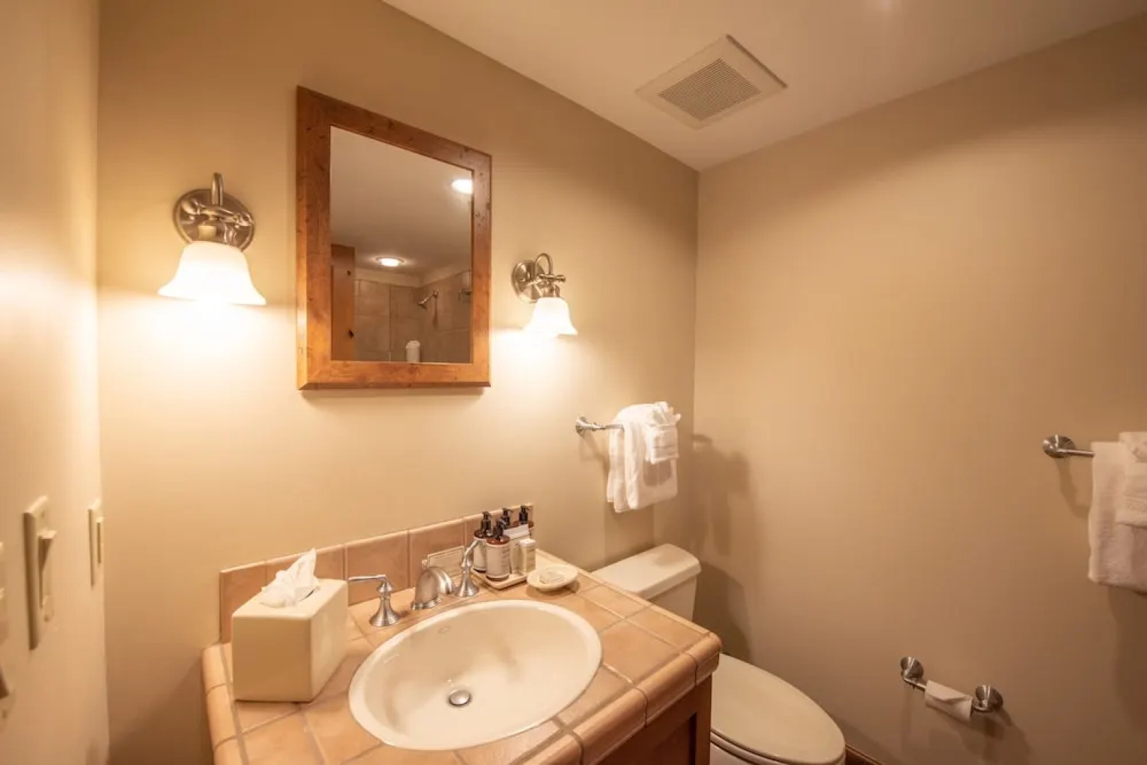 Spacious 2 Bedroom Unit In Mountaineer Square Condo - No Cleaning Fee! by RedAwning