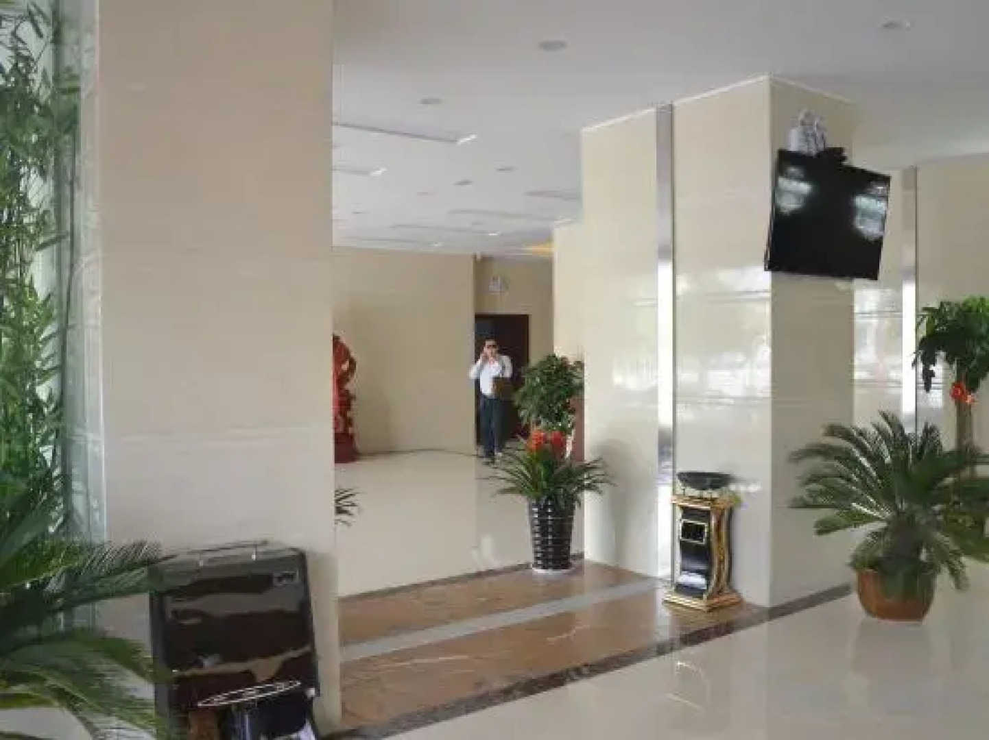 Xiang Yun Siji Hotel