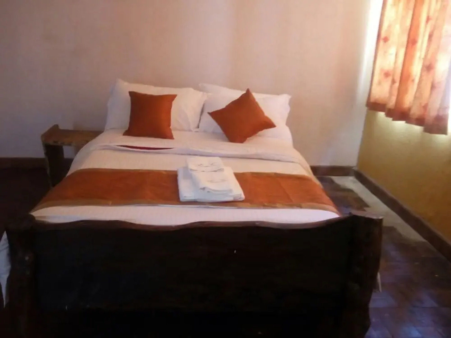 Crestwood Country House