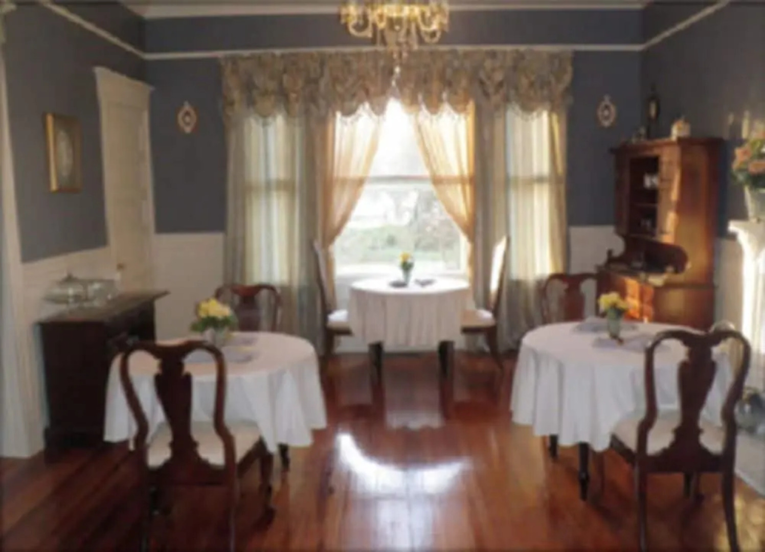 Butterfly Mansion Bed & Breakfast - No Pets Allowed