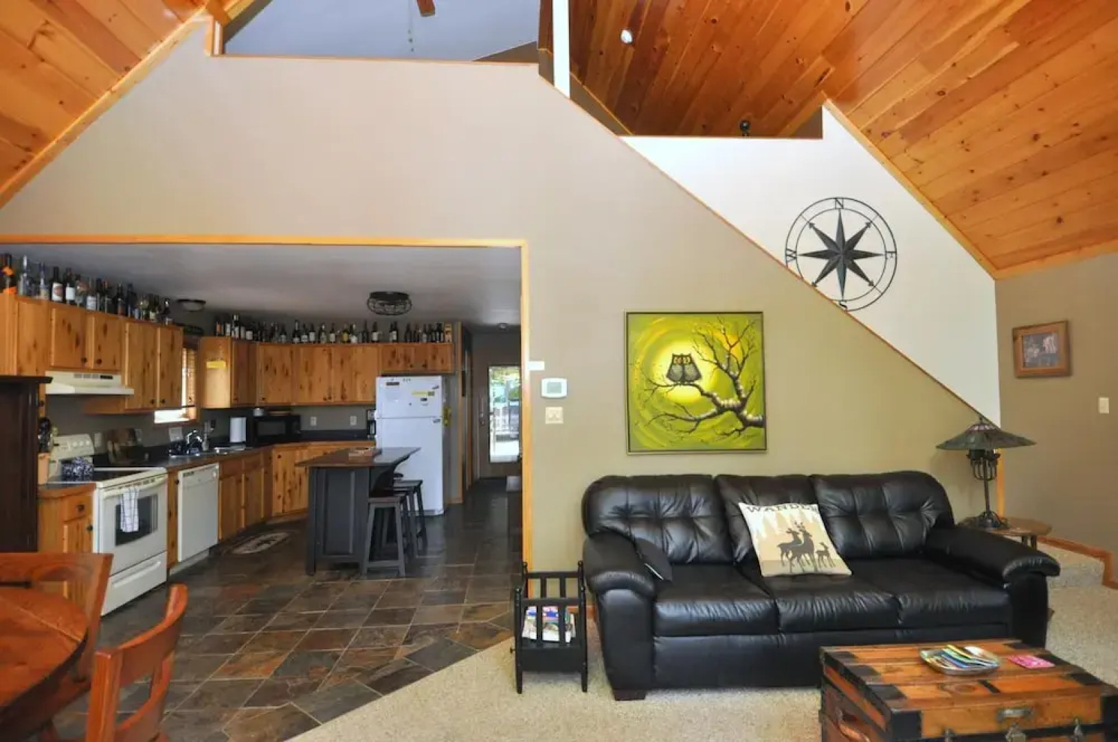 Sqyrls Nest - 3BR Retreat With a Hot Tub