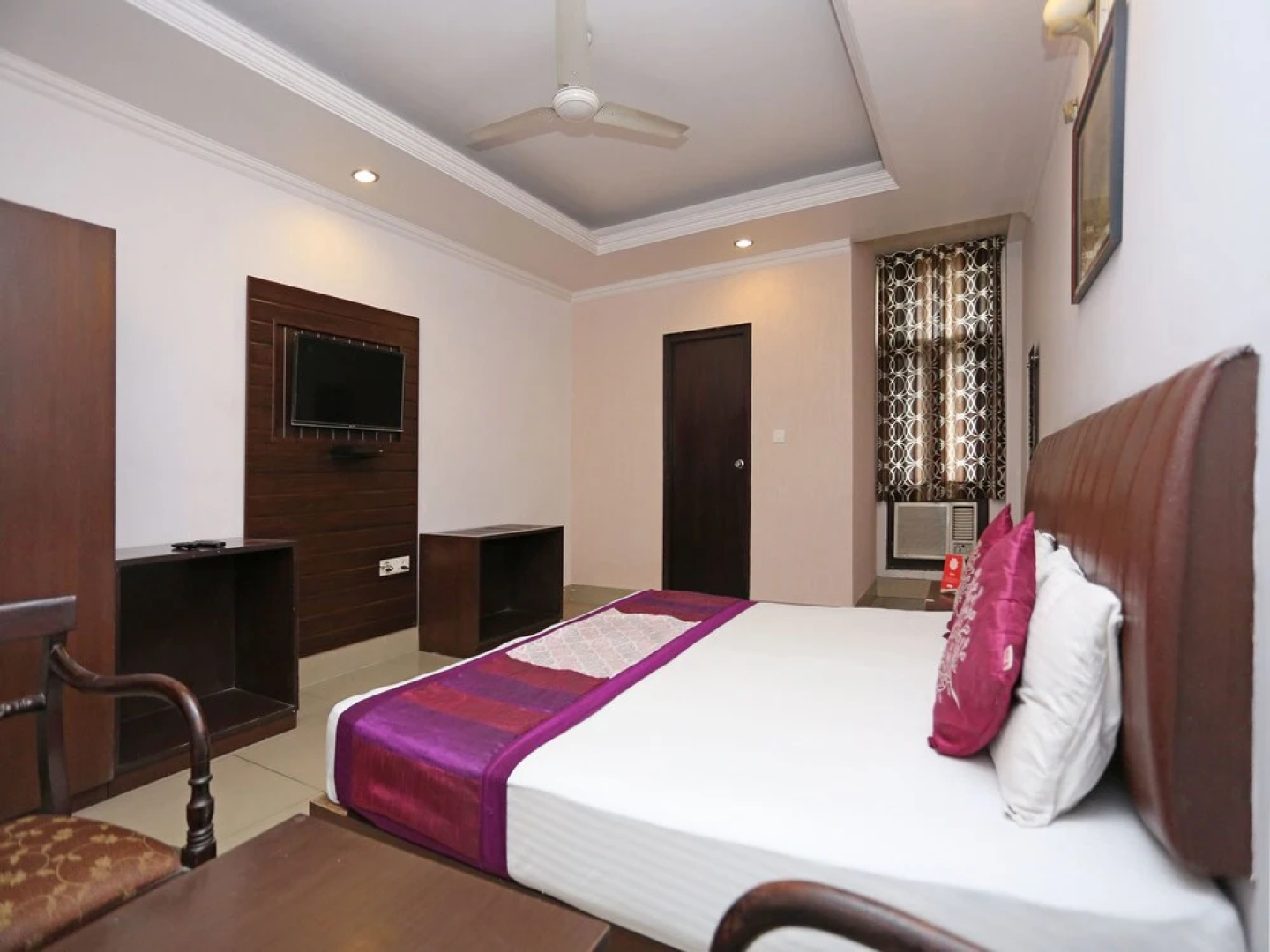 Hotel Rivieraa by OYO Rooms