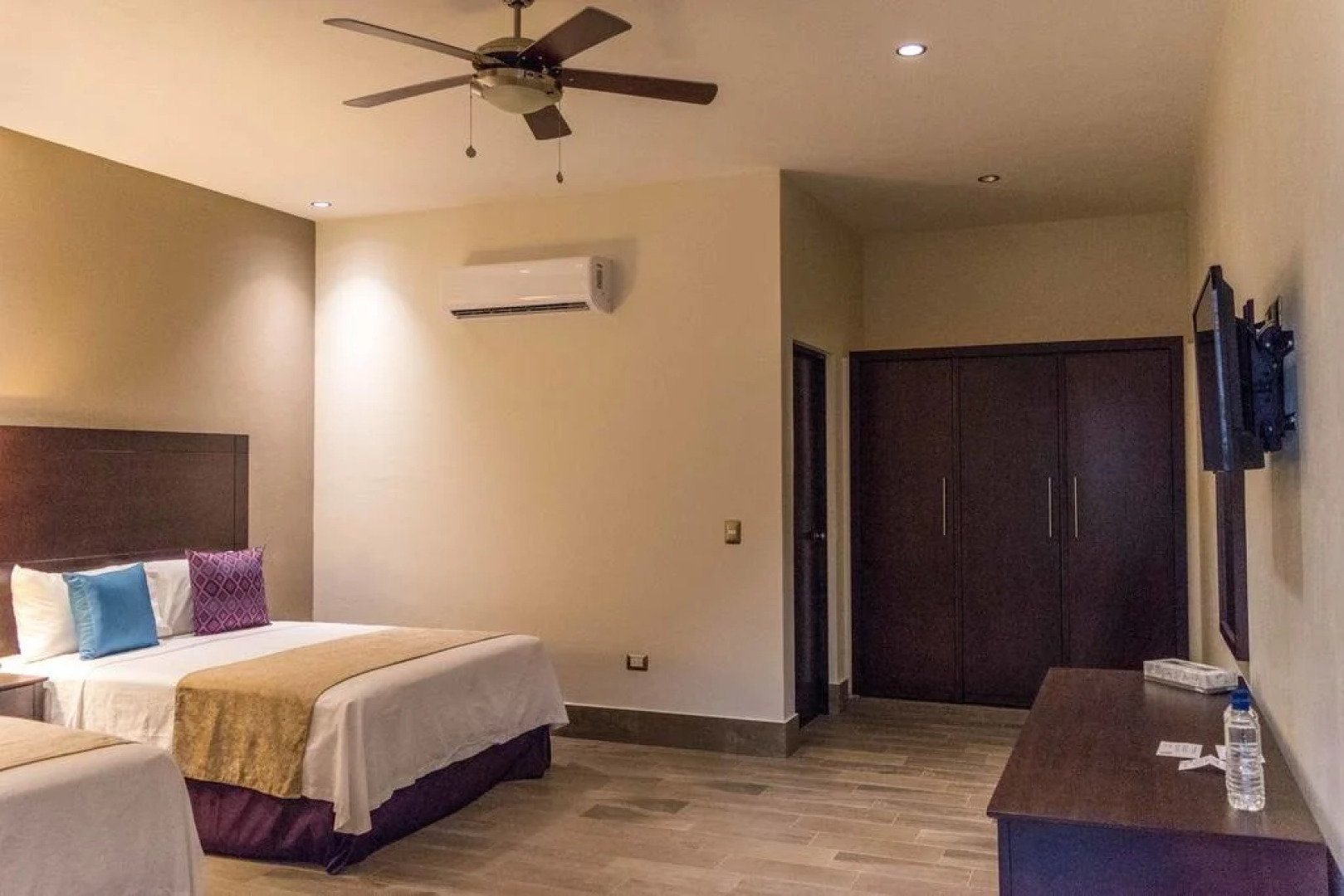 Punto Madero Hotel & Plaza