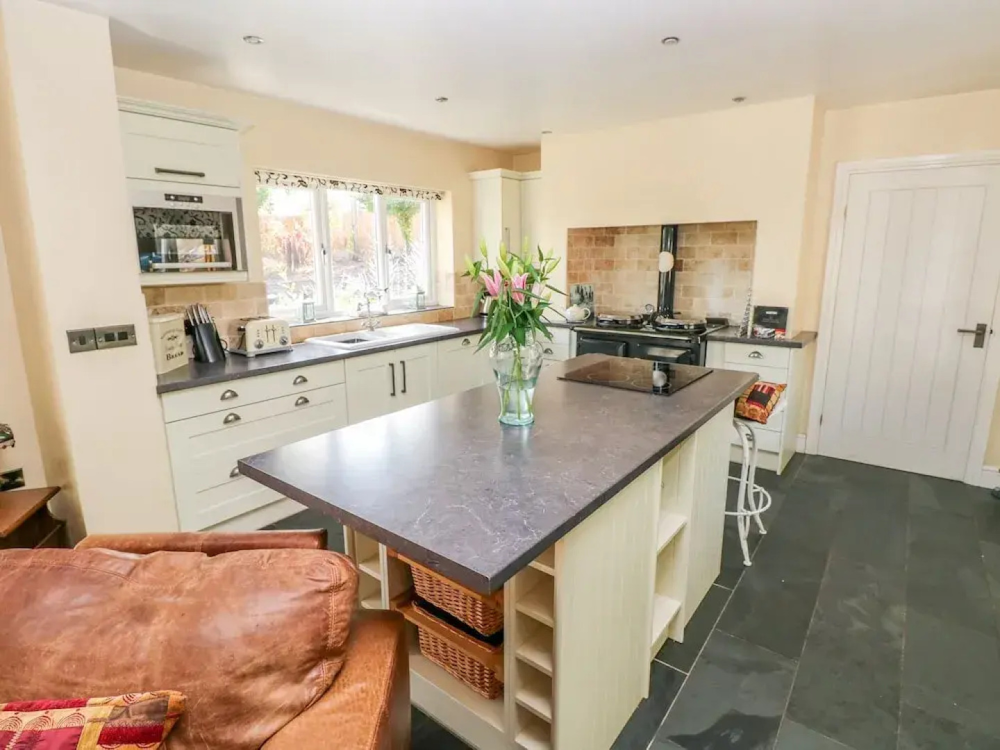 1 Homecroft Bungalows