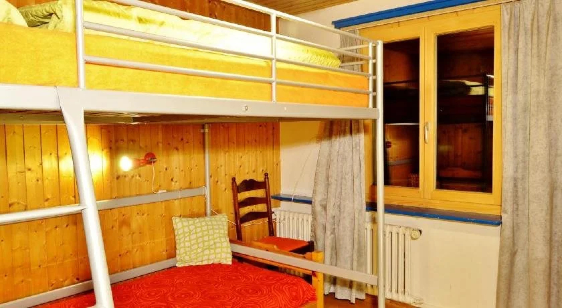 Backpacker Deluxe Hotel Capricorn