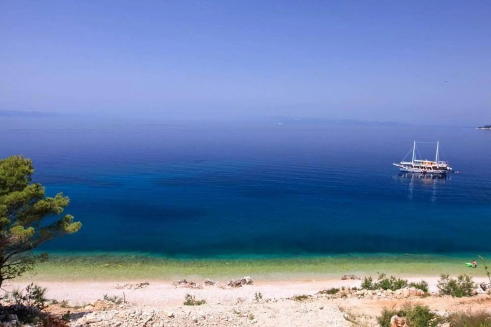 Ivi - 100 m From Pebble Beach - A3