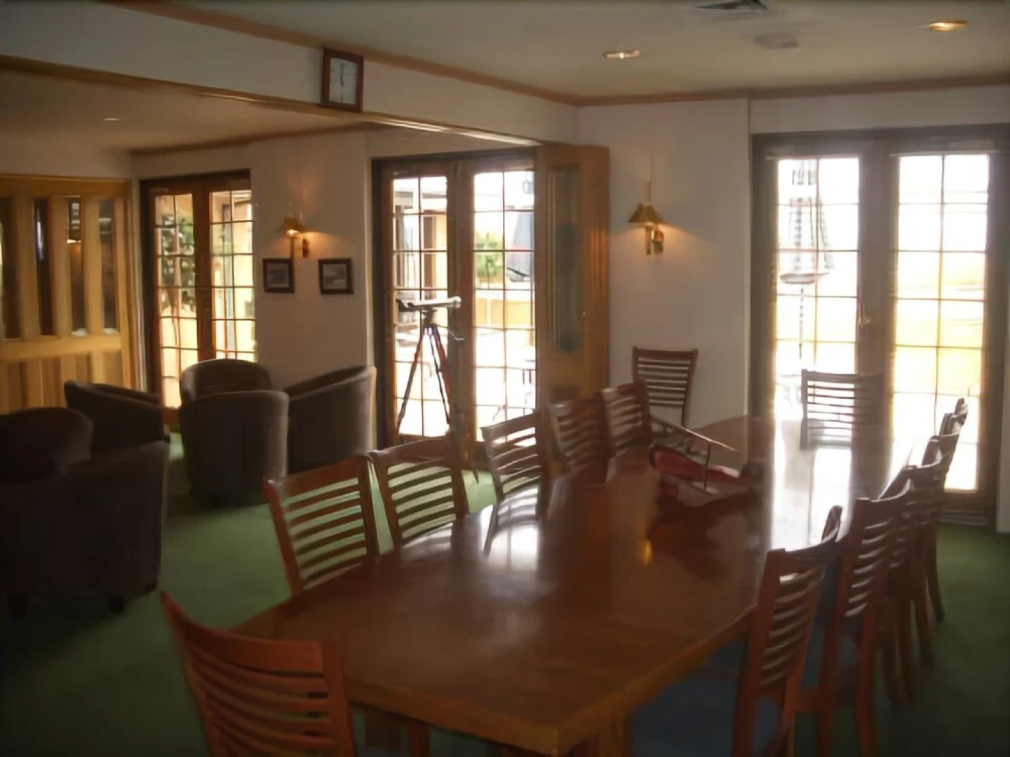 Aviators Lodge Motel