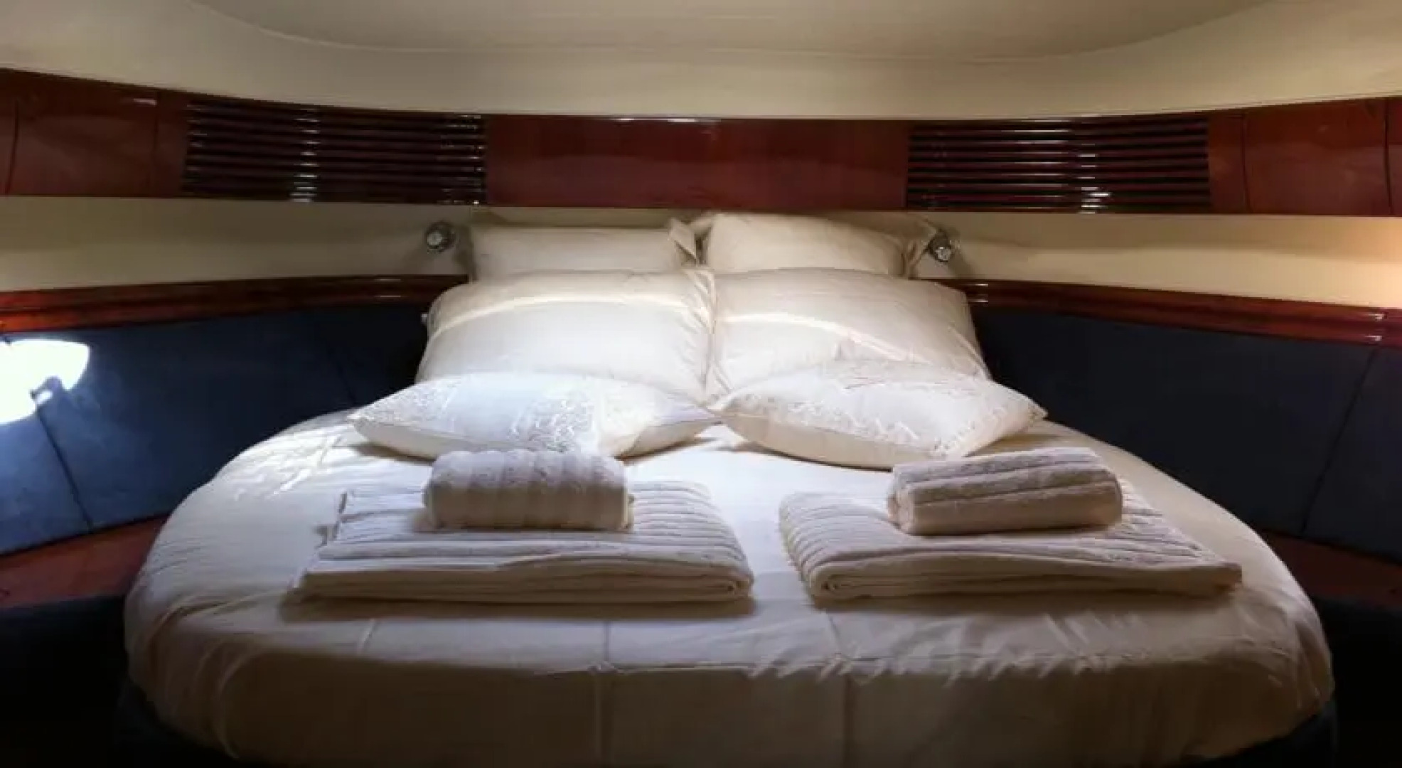 Luxe Yacht including SunSet Cruise