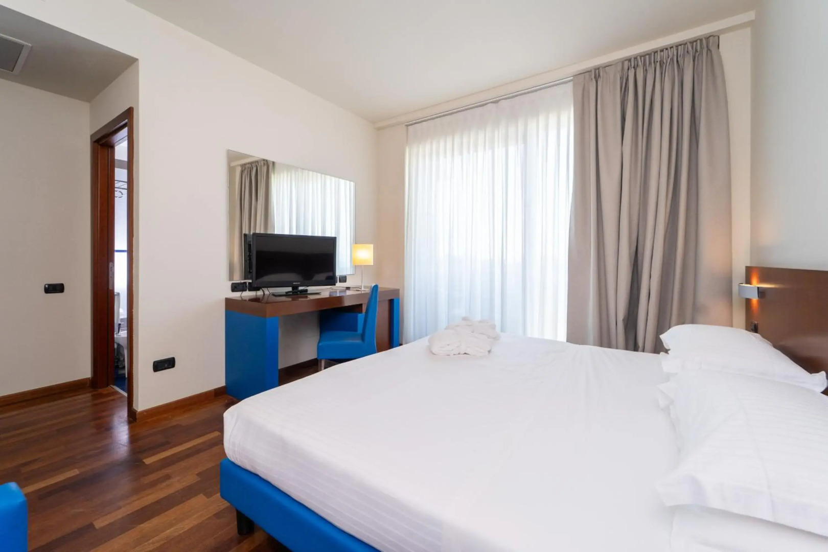 Hotel Embassy & Boston