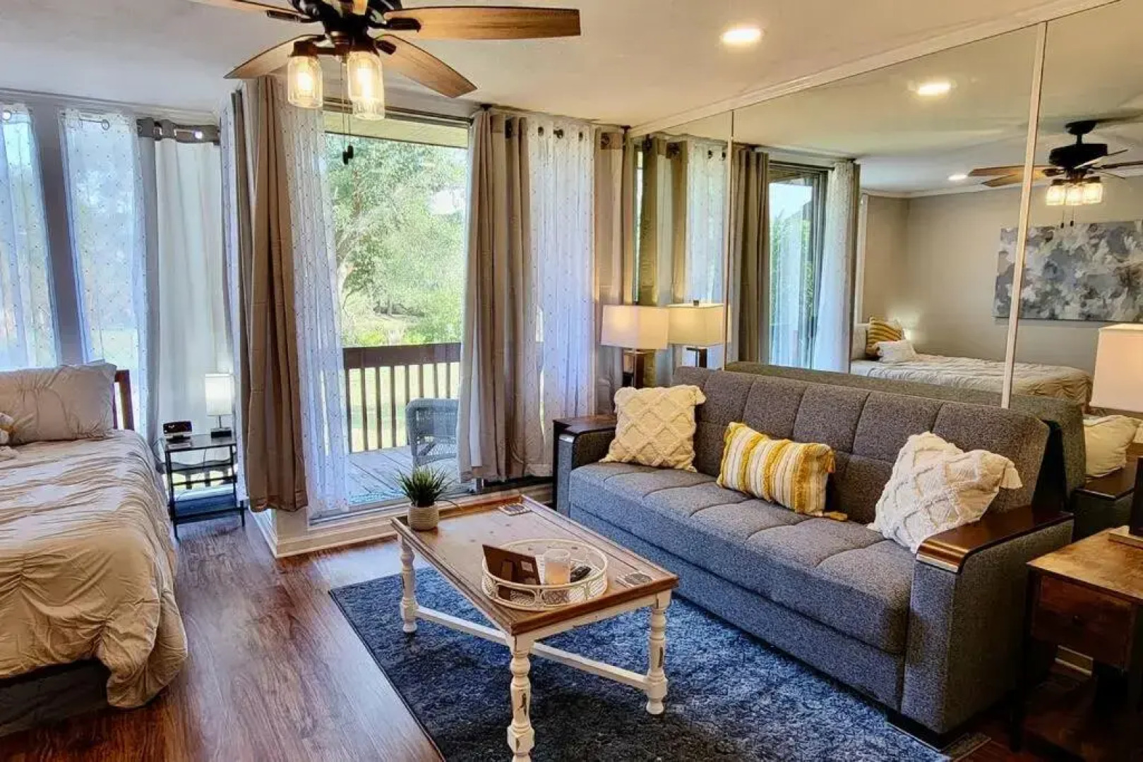 Lakeside Villa - Quite Location, walk to the pool and to the Country Club