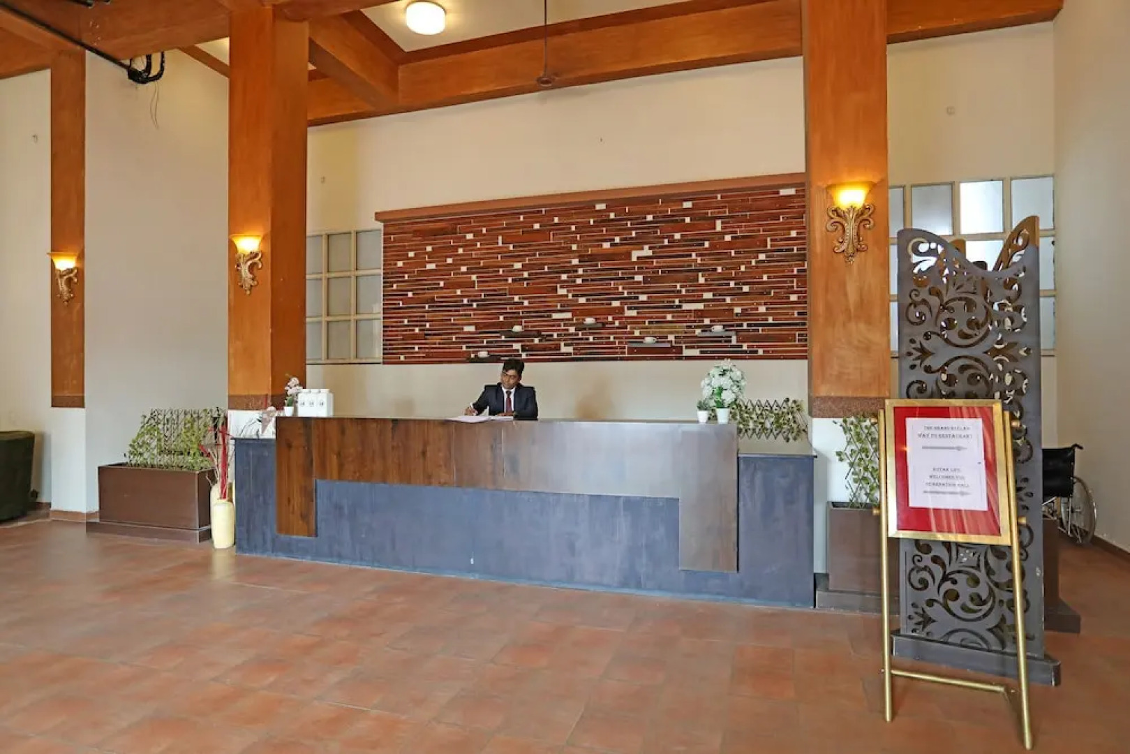 Capital O 18792 The Grand Neelam