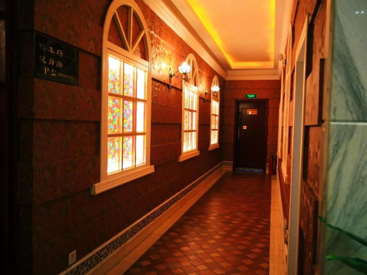 Dongxing Donghai Hotel